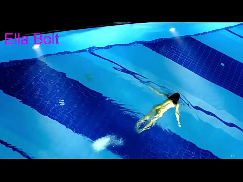 ❤️ No puc parar de mirar-la, jove rossa presa nedant nua a la piscina del complex ELLA BOLT Porno de qualitat a nosaltres ca.elitemangas.top